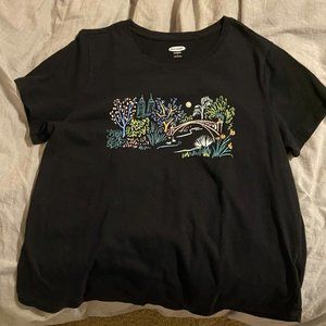 Black city Old Navy women's tee